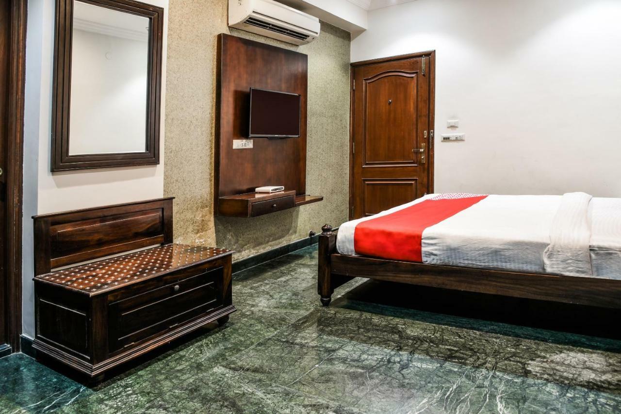 Oyo 1681 Hotel Devansh Udaipur Exterior foto